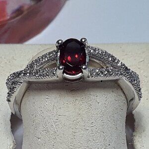 .55ctw Natural Diamond & Oval Garnet X sides design 10KT White Gold Ring #19967